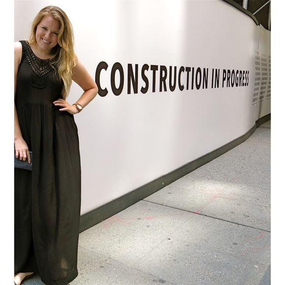 𝒯 𝑒 𝒶 𝓁 | 𝒜𝓃𝓉𝒽𝓇𝑜 𝑀𝒶𝓍𝒾 𝒟𝓇𝑒𝓈𝓈 - Picture 5 of 8